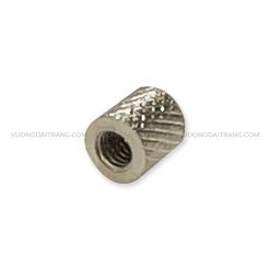 Ốc gắn vào máy thần thánh